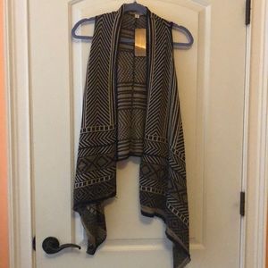 Sleeveless cardigan/sweater for fall